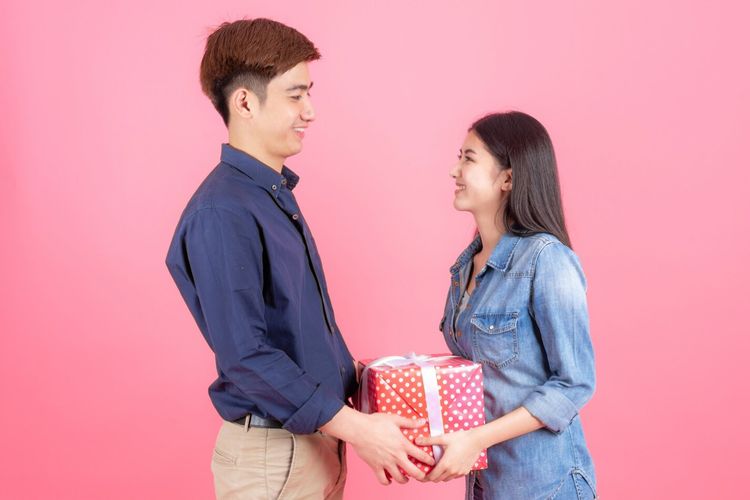 Ucapan Ulang Tahun Romantis untuk Istri yang Penuh Cinta