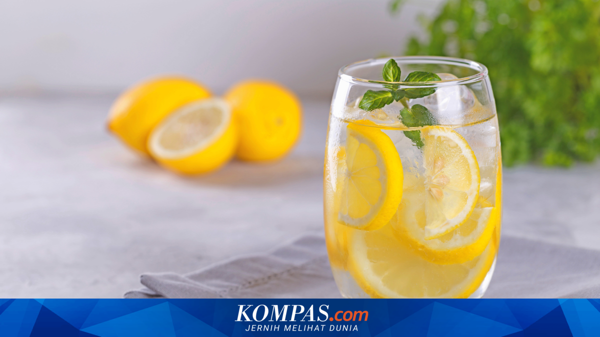 Perbandingan Air Lemon dan Air Putih untuk Kesehatan Tubuh