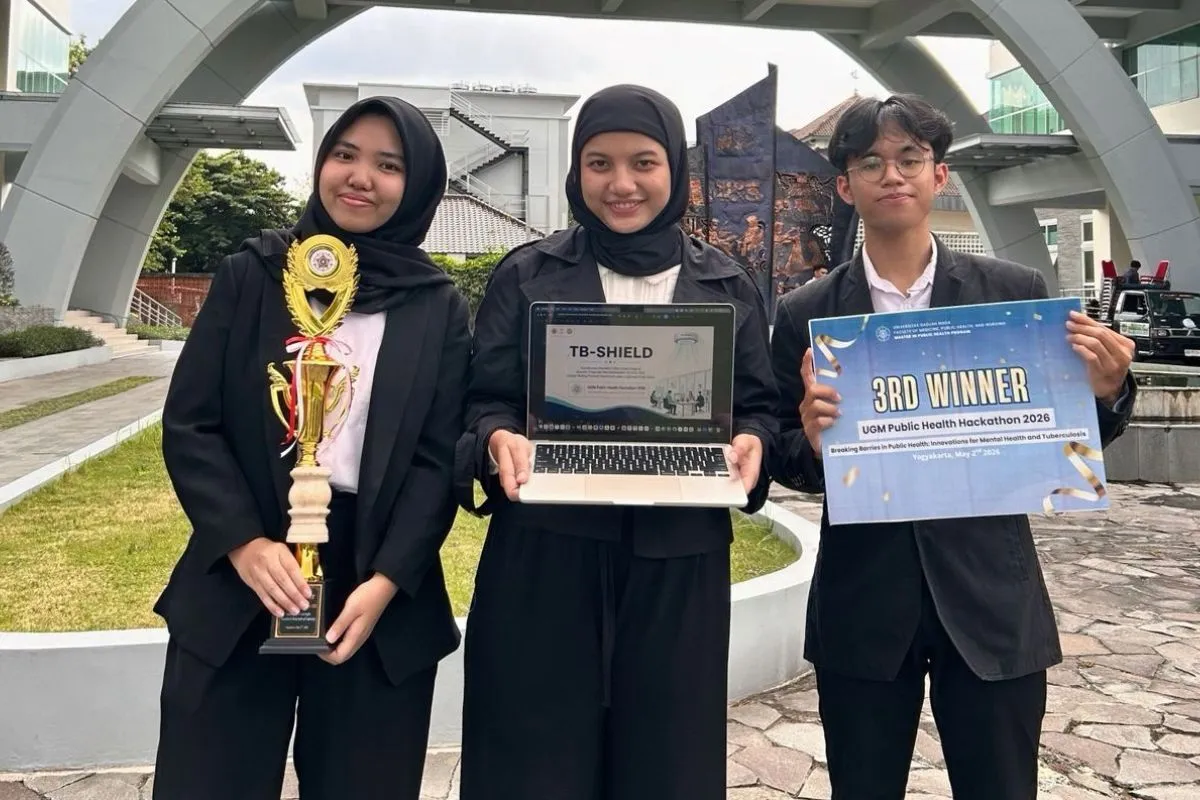 Mahasiswa UNAIR Sukses Angkat Isu TBC di UGM Public Health Hackathon 2026