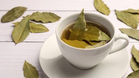 Mengatasi Darah Tinggi dengan Rebusan Daun Salam: Cara Alami dan Efektif