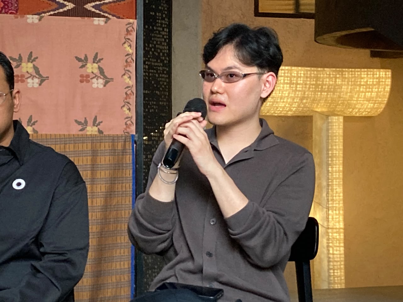 Inovasi KMK dalam Menggabungkan Tenun Baduy dengan Desain Modern di Lungsara