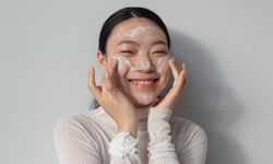 Tips Mengatasi Jerawat di Leher untuk Usia 40 Tahun ke Atas