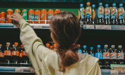 Periksa Label Nutri-Level Kemenkes Sebelum Membeli Minuman Manis untuk Mencegah Ketergantungan Gula