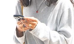 Cincin Tunangan Zoë Kravitz dari Harry Styles Dikenal Seharga Rp 9,6 Miliar, Berikut Rincian Lengkapnya
