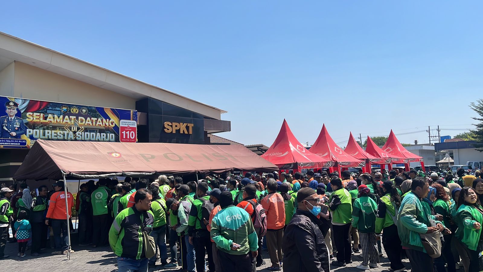 Forkopimda Sidoarjo Salurkan 1.000 Paket Sembako untuk Ojol, Perkuat Solidaritas dan Jaga Kondusivitas