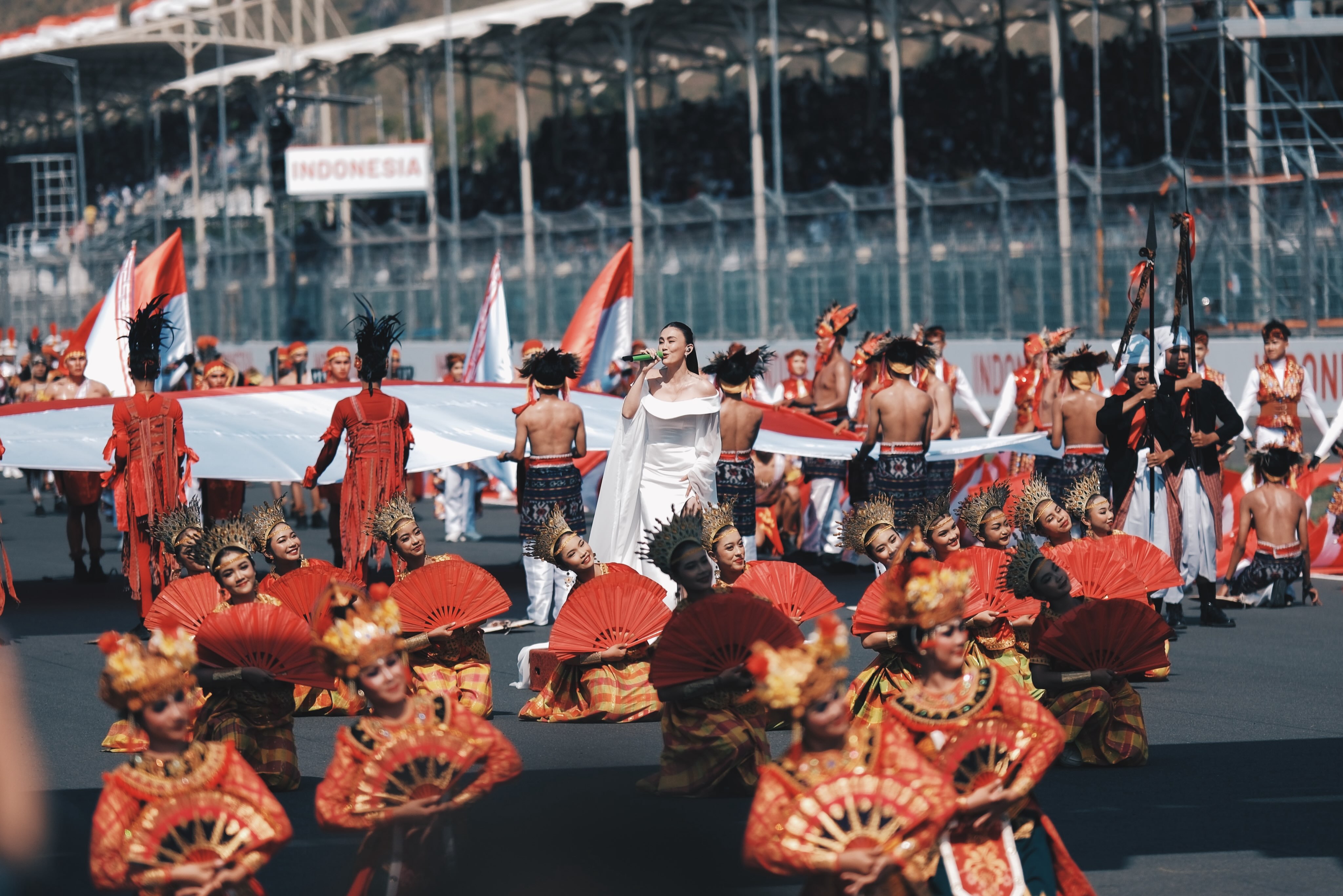 Penampilan Agnez Mo yang Memukau di Pembukaan MotoGP Mandalika 2026