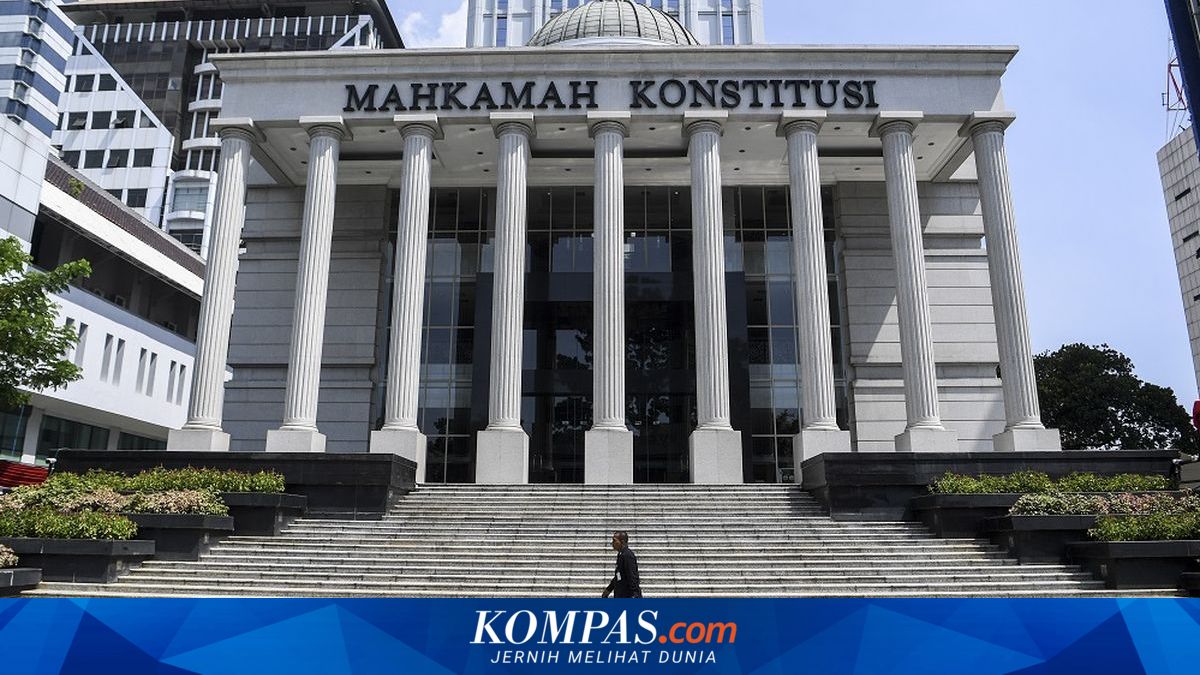 Hakim Saldi Mengkritik Praktik Pemindahan Penumpang oleh Maskapai