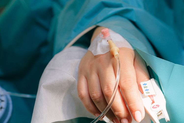 Perbandingan Efektivitas IV Drip dan Suplemen untuk Kesehatan Tubuh