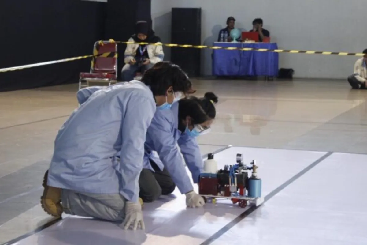 Inovasi Mobil Ramah Lingkungan oleh Mahasiswa di ICRCC 2026 ITS
