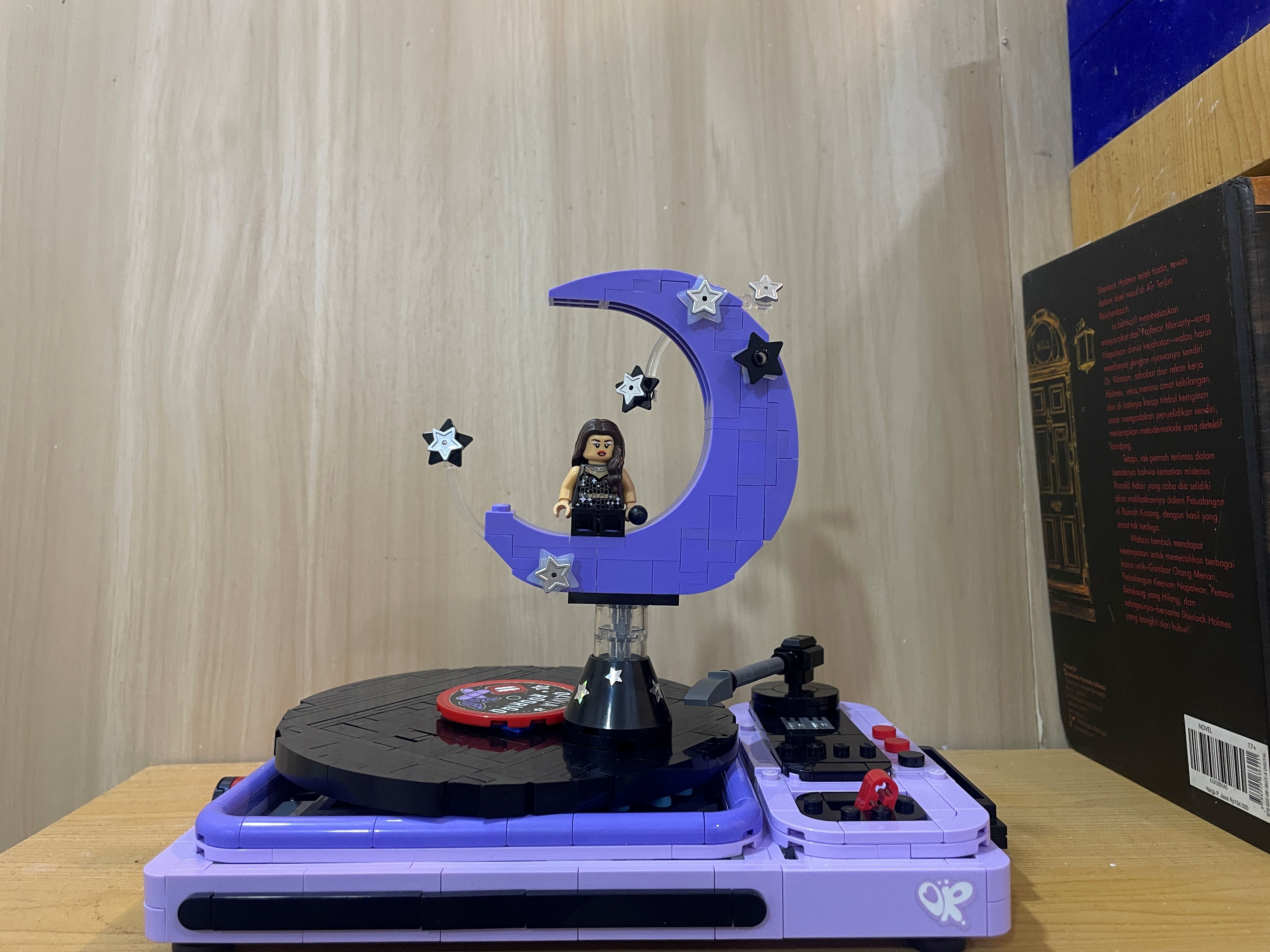 Koleksi LEGO Olivia Rodrigo Resmi Hadir di Indonesia, Penggemar Dapat Merakit Cerita Idola