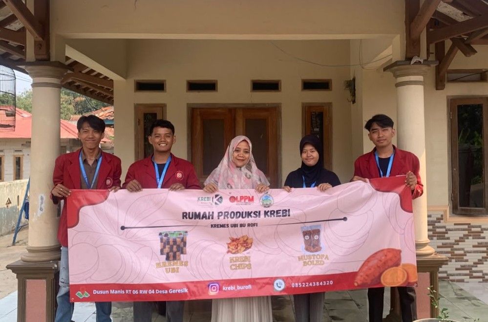Mahasiswa KKM UMC Tingkatkan Identitas Visual UMKM Kremes Ubi Melalui Pembuatan Banner