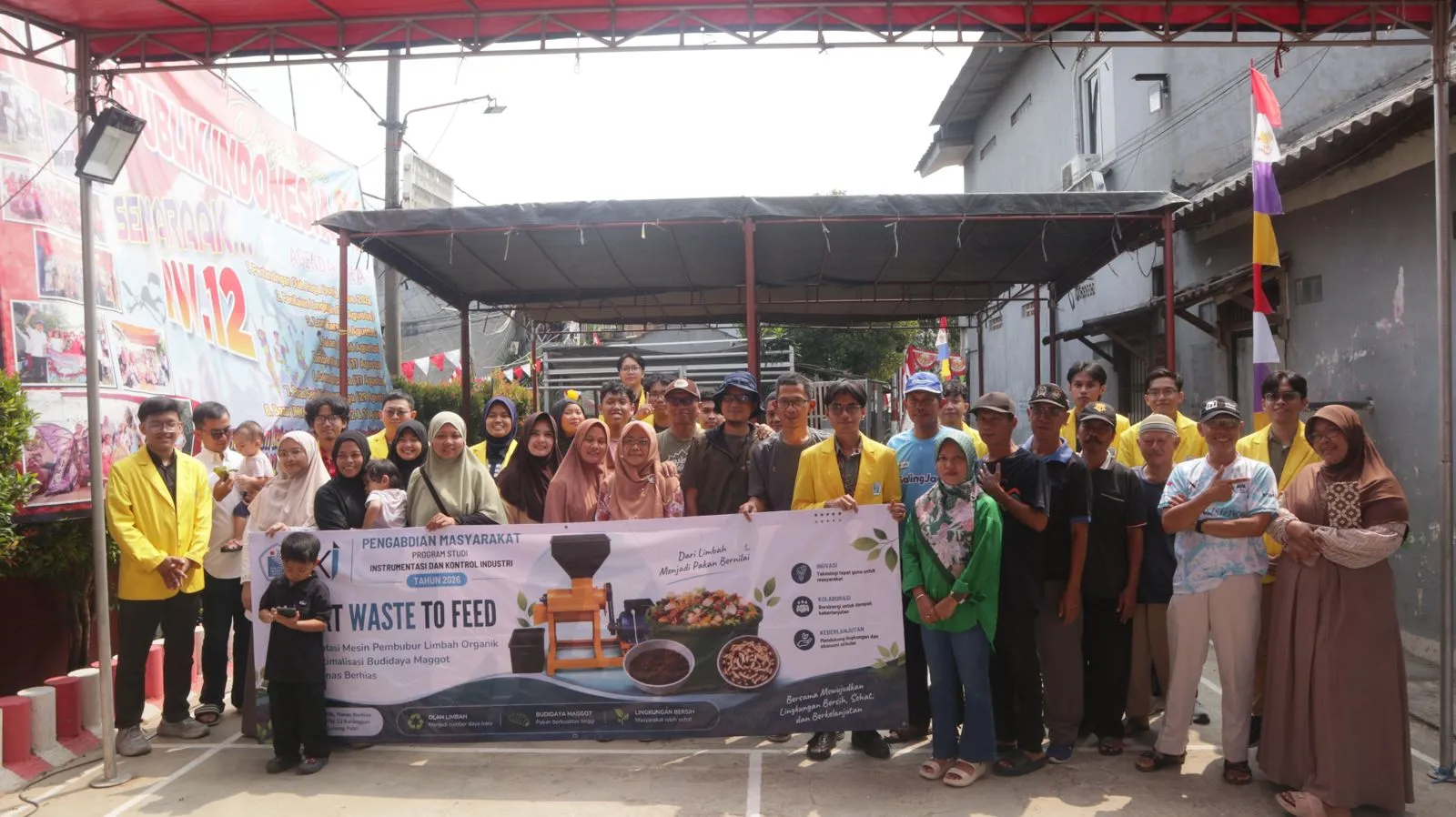 Mahasiswa PNJ Serahkan Alat Pengolah Limbah Organik ke KRL Bogor untuk Efisiensi Pakan Maggot