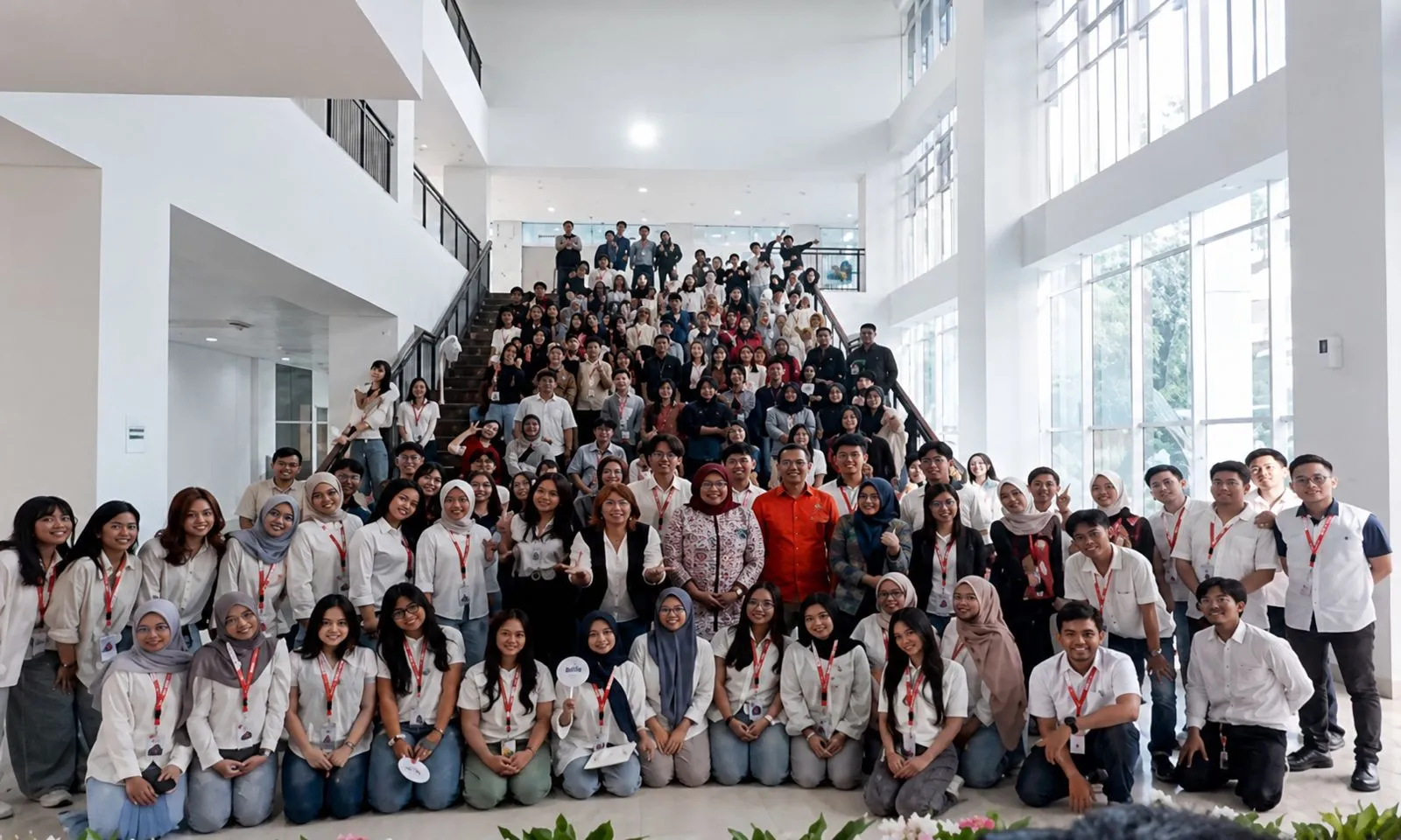 Diskusi Kompetensi Komunikasi di Era Digital oleh Mahasiswa Esa Unggul dalam Orange Talk 2026
