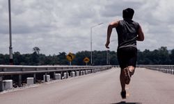 Penyebab Nyeri Tulang Kering pada Pelari Menurut Analisis Medis