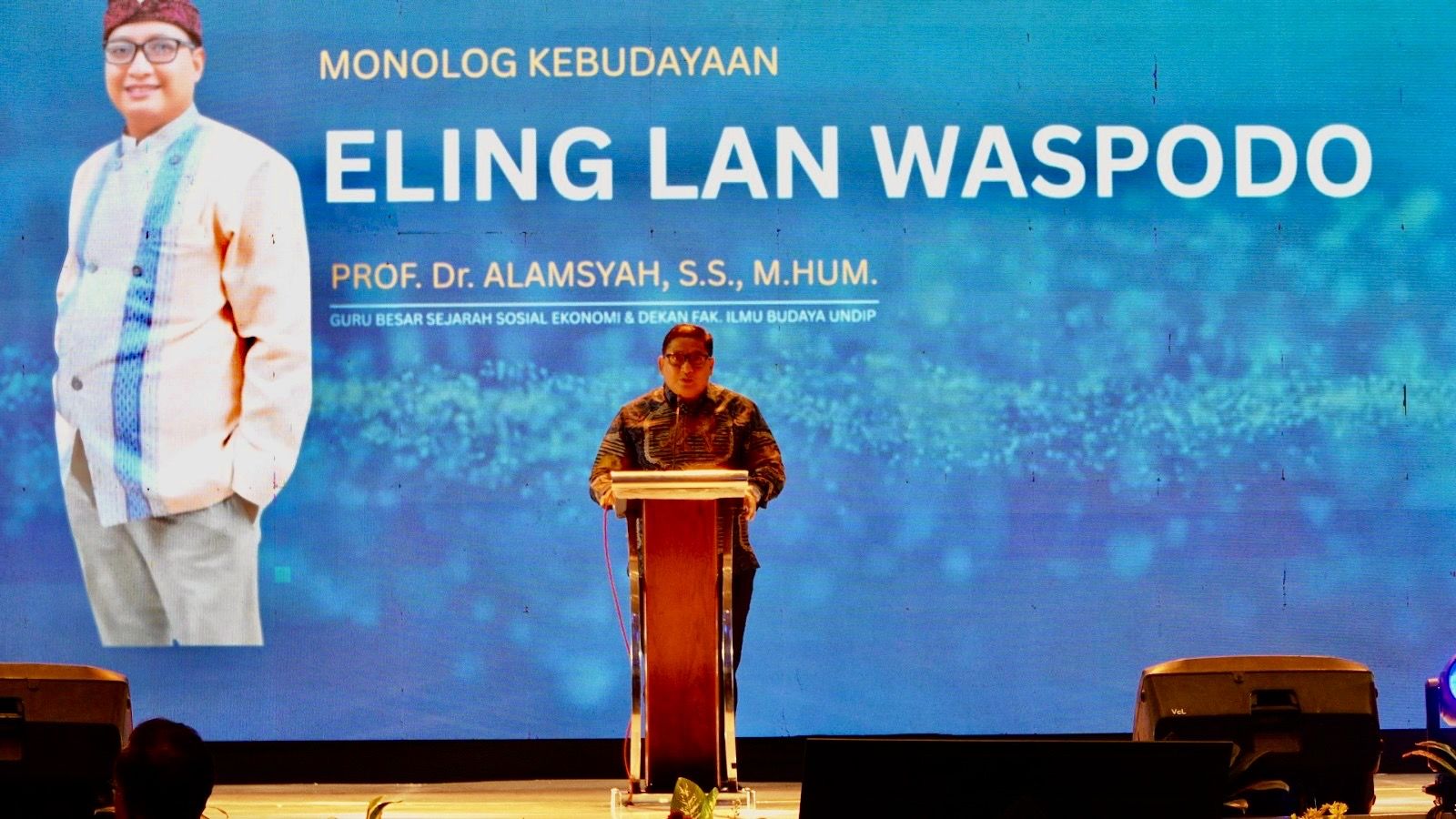 Pesan Budaya dari Dekan FIB UNDIP Melalui Monolog “Eling lan Waspada” pada Konferensi Nasional Anti Penipuan 2026