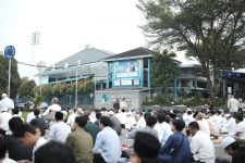Kemeriahan Salat Idulfitri di Masjid Raya Bintaro Jaya dengan Pertunjukan Tanjidor