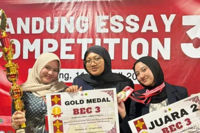 ---
Mahasiswa FK UM Raih Dua Juara dalam Lomba Nasional Berkat Inovasi Menarik

---