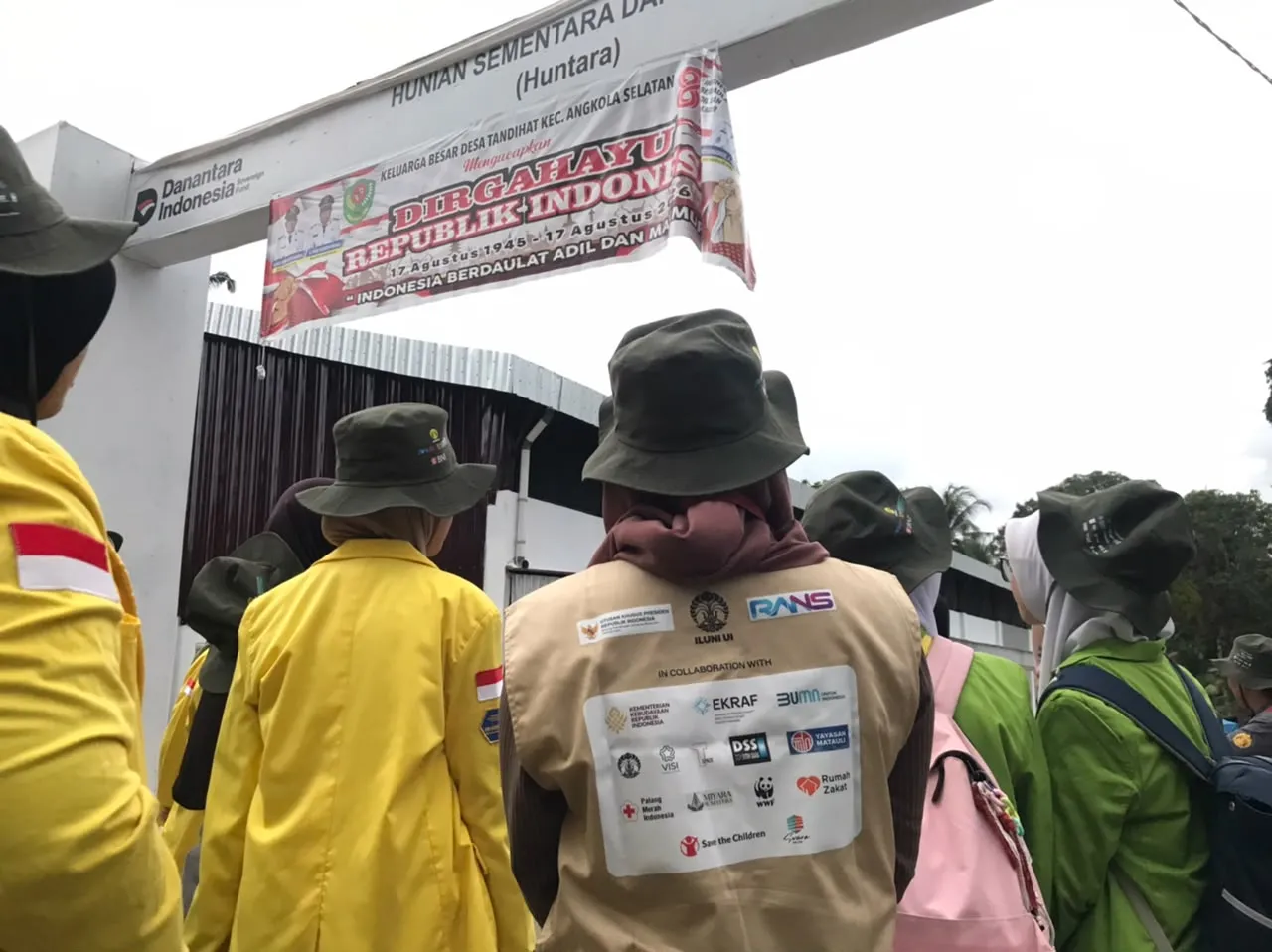 Kesehatan dan Kekuatan: Marsiadapari Tandihat UI Bantu Warga Huntara Pasca Bencana