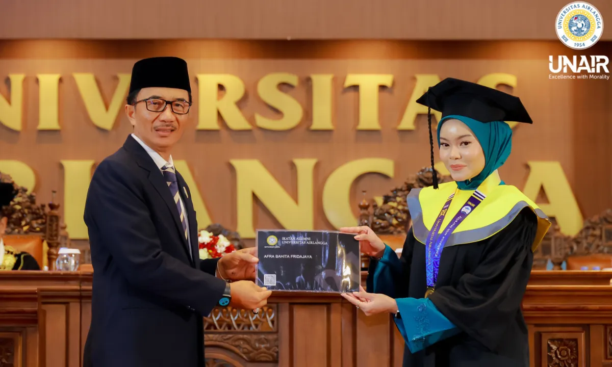 Momen Haru Wisuda 263 UNAIR: Doa Orang Tua dan Harapan Alumni untuk Masa Depan