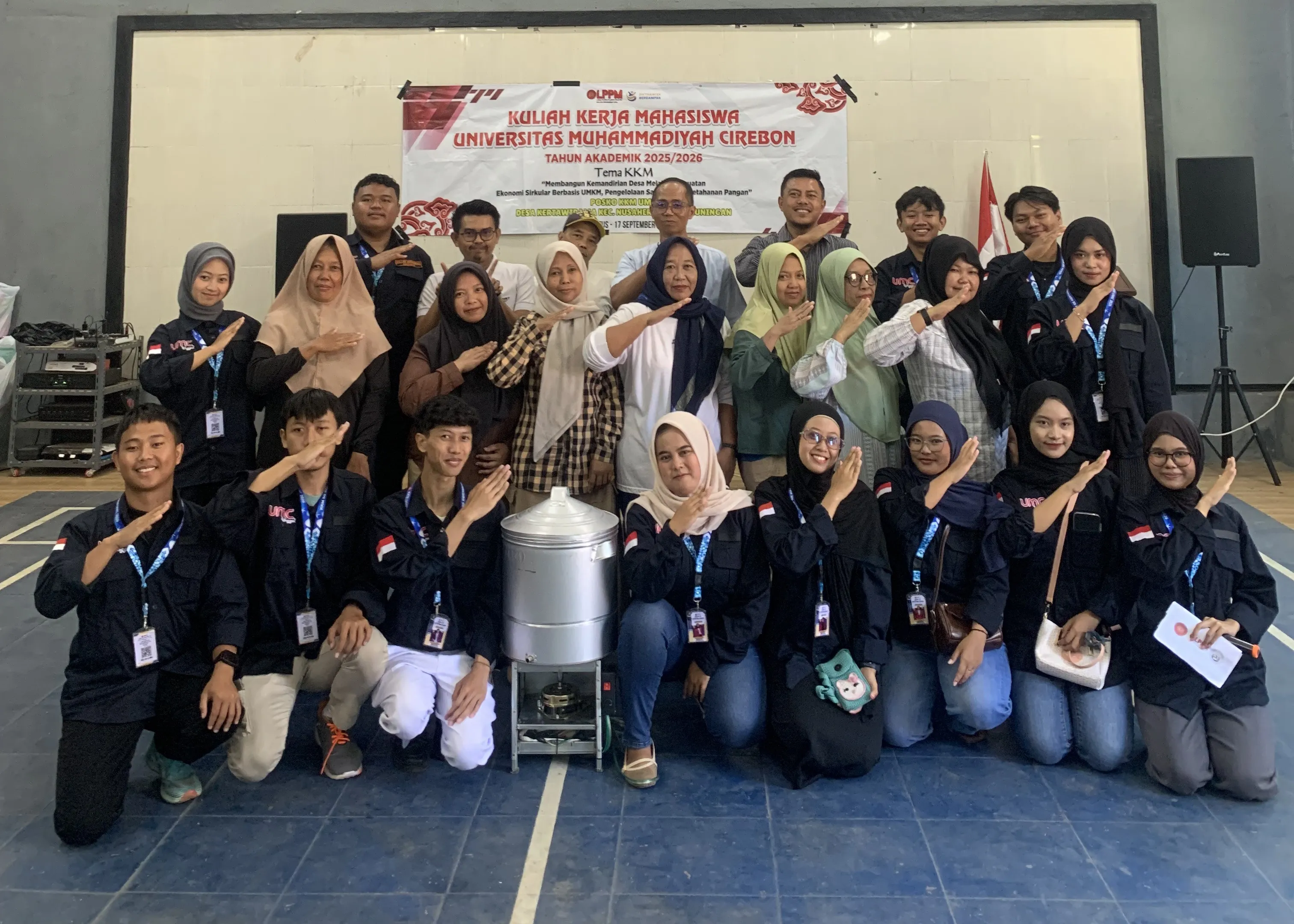 Inovasi Alat Peniris Minyak untuk Meningkatkan Kualitas Pangan di Desa Kertawirama