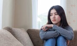Cara Mengatasi Perubahan Suasana Hati saat Menstruasi Menurut Psikiater