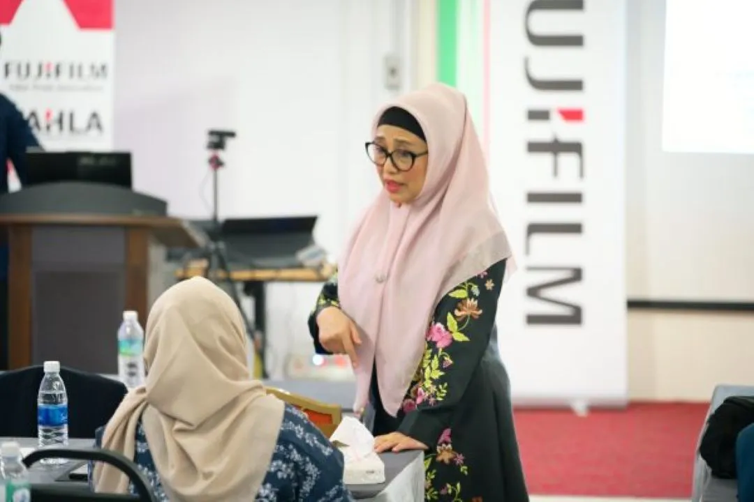UNAIR Soroti Keunggulan Pencitraan Medis di Wilayah Pedesaan dan Skrining Tuberkulosis dalam Kursus Fisika Medis UPM–FUJIFILM