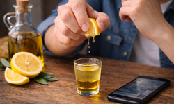 Kontroversi Konsumsi Lemon dan Minyak Zaitun untuk Kecantikan: Penjelasan dari Dokter
